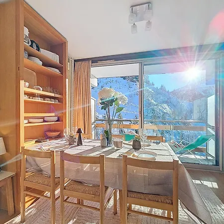 1650 - Amazing Terrace Out 2s06 * Courchevel